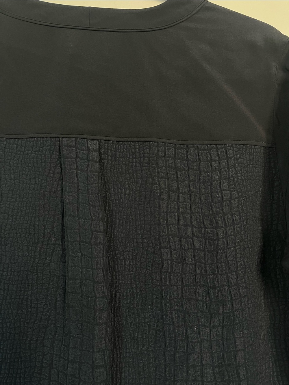 Vince Textured dark Navy Button Front Blouse - Picture 5 of 5